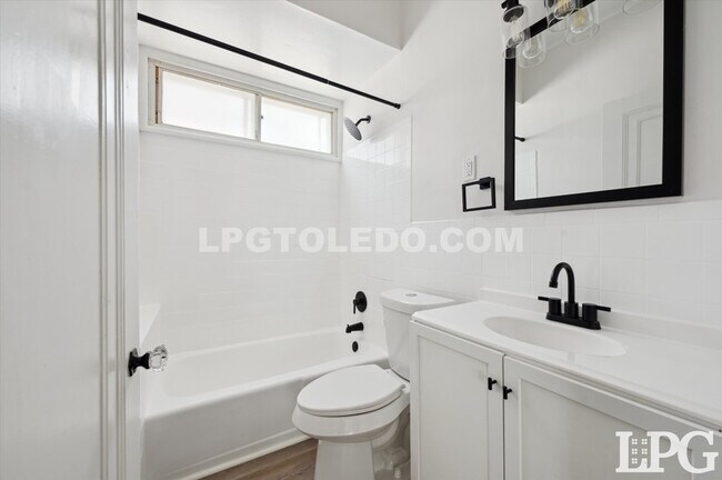 Building Photo - 3617 Homewood Ave