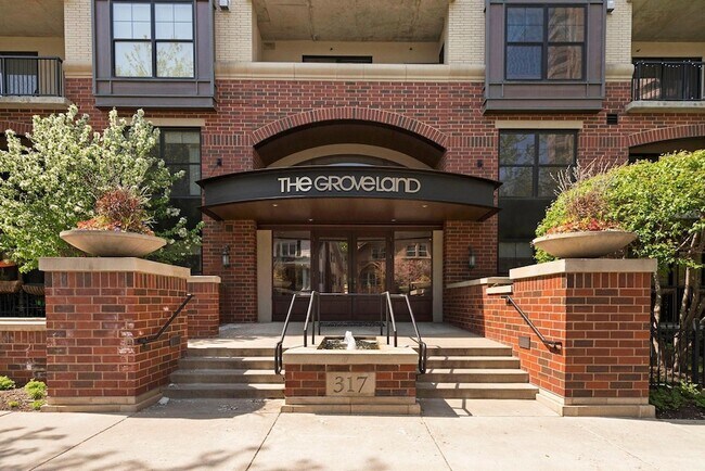 Building Photo - 317 Groveland Ave