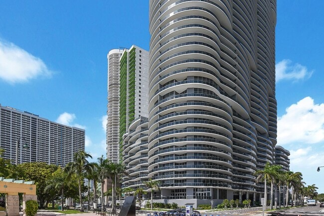 Building Photo - 488 NE 18th St