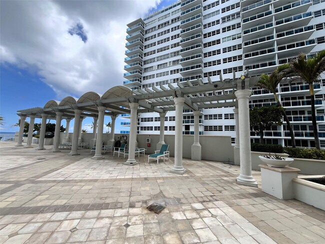 Building Photo - 3500 Galt Ocean Dr