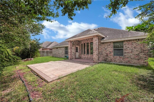 Building Photo - 2523 Yellow Rose Dr