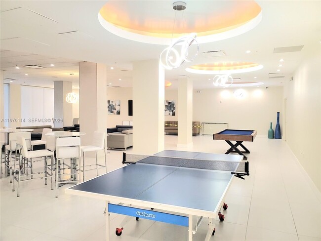 Building Photo - 3001 S Ocean Dr