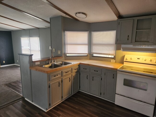 Building Photo - 747 Three Bridges Estates Cir