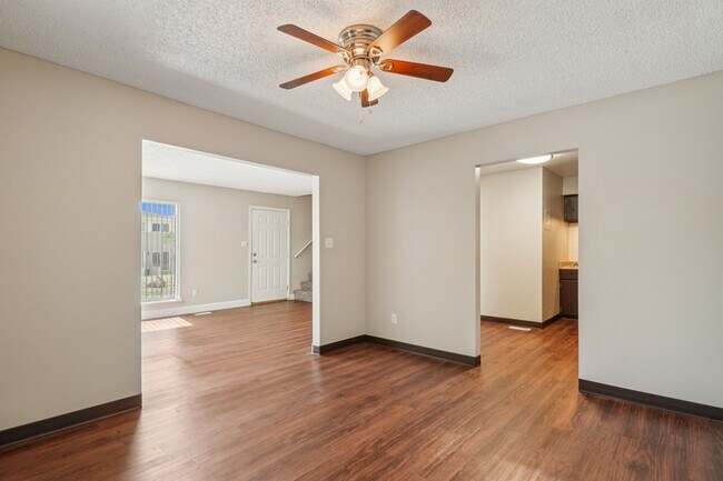 Building Photo - Aspen Townhomes
