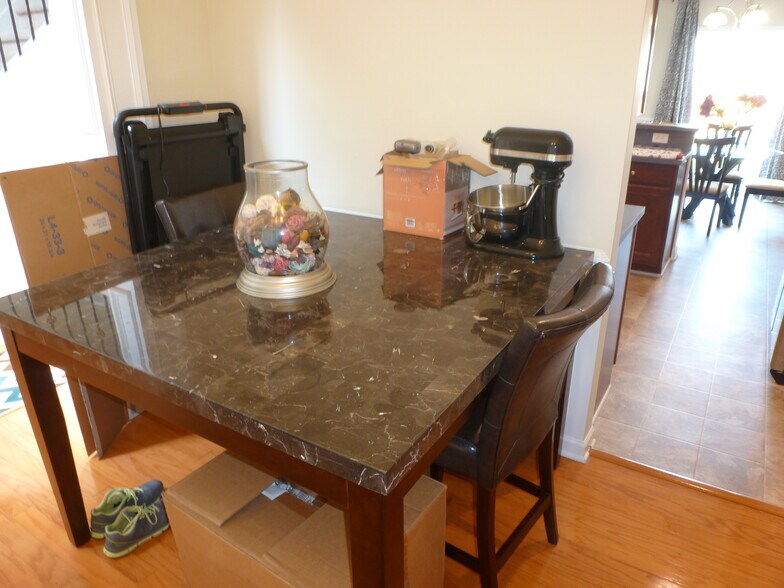 Building Photo - 107 Portland Falls Dr