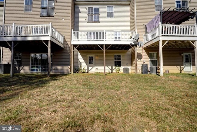 Building Photo - 536 Van Dyke Cir