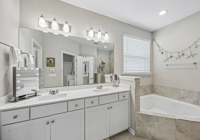 Building Photo - 86167 Amaryllis Court