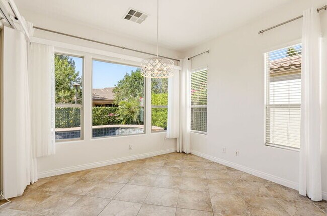 Building Photo - Encanterra Golf Community