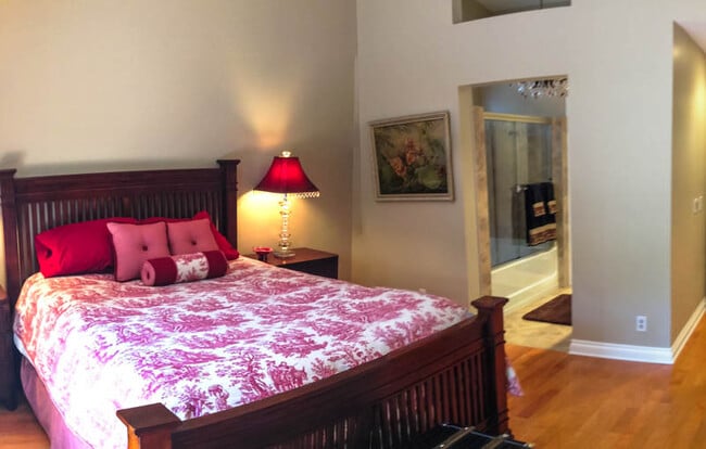 Building Photo - Charming Single-Story 2-Bedroom Home with ...