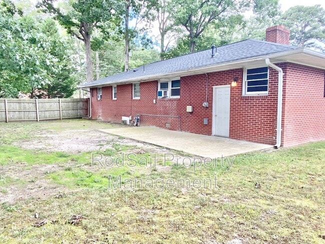 Building Photo - 18 Ivy Farms Rd