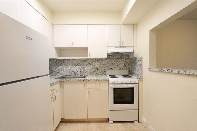 Building Photo - 6100 Arthur St