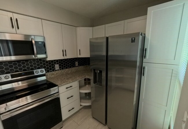 Building Photo - "Charming 3-Bedroom Retreat on Daisy Lane – Your Cozy Jacksonville Sanctuary!"