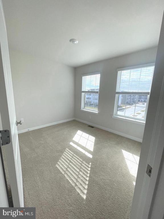 Building Photo - 280 Soft Rush Ln