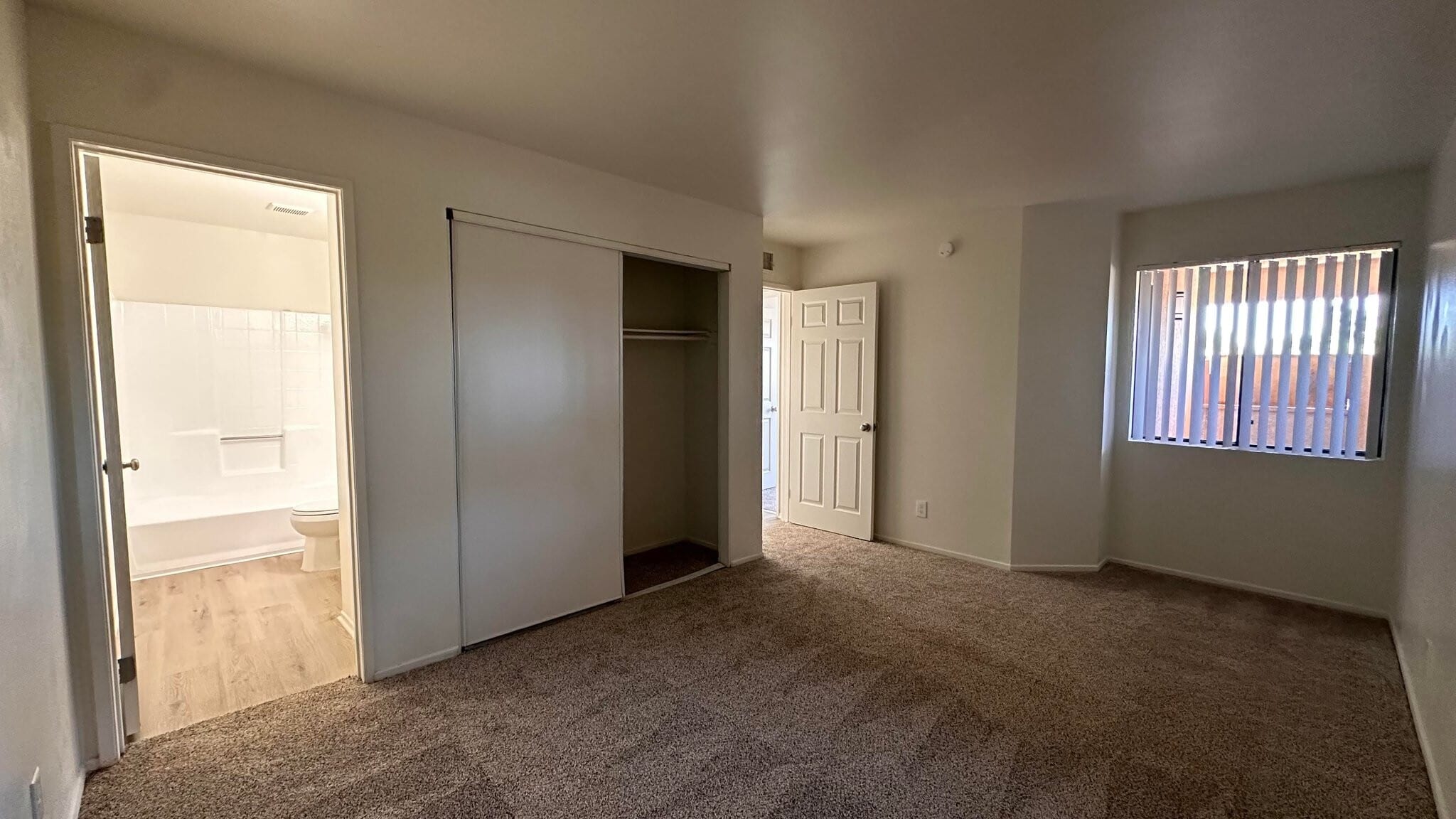 Building Photo - 1675 W Pampas Ln