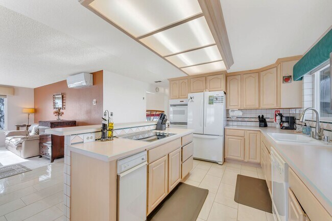 Building Photo - FULLY FURNISHED Home in the Mountains