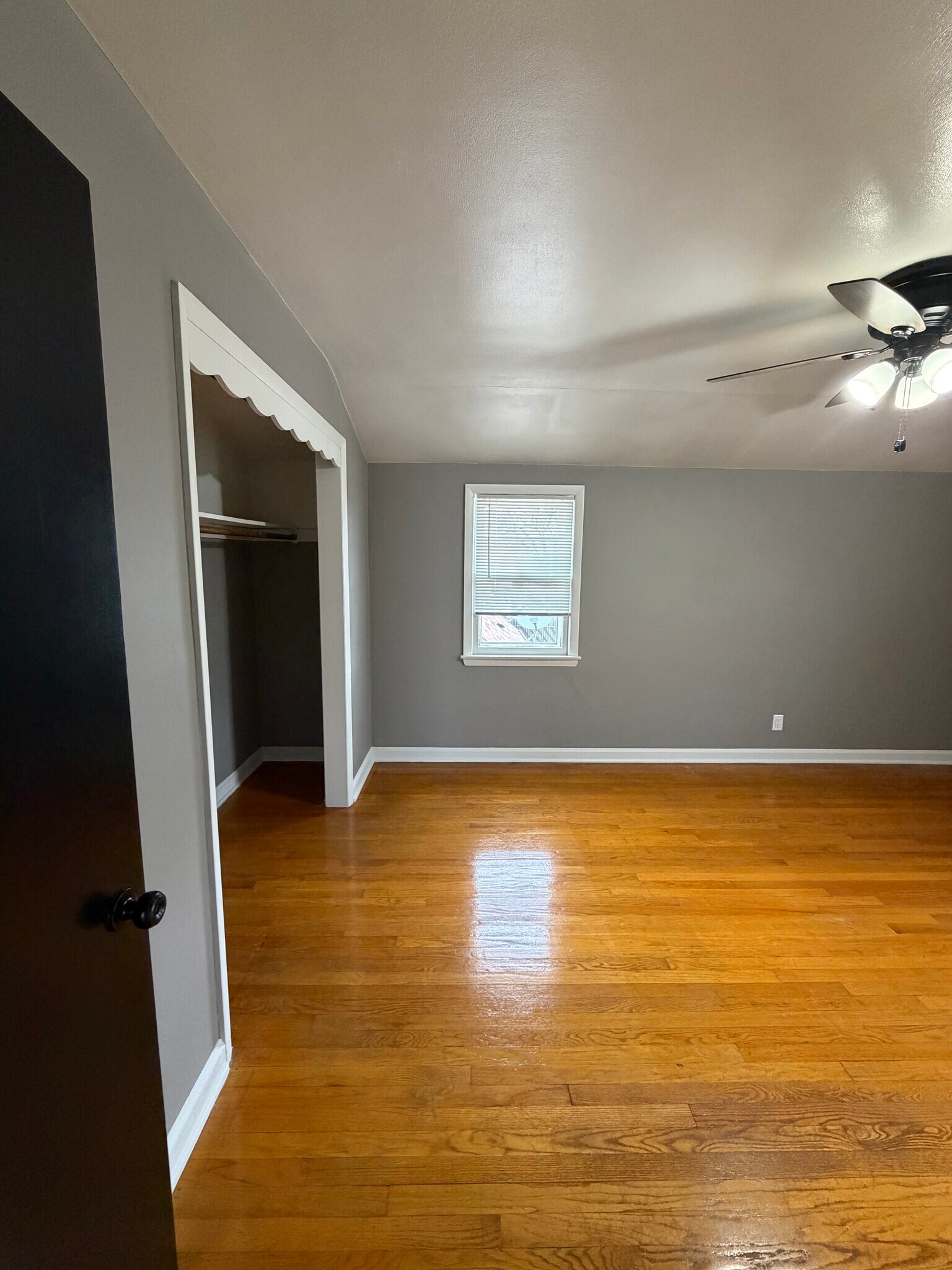 Building Photo - 2642 S 69th St