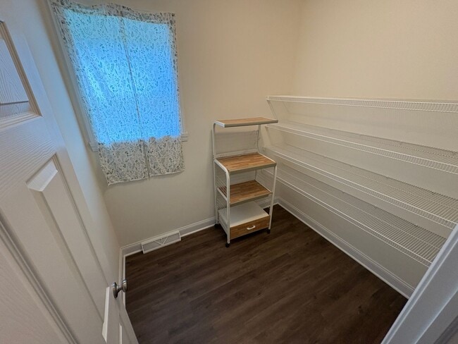 Building Photo - Charming 4 bedroom 3 bath in Ballston Lake #