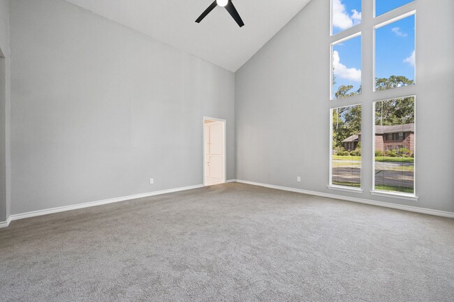 Building Photo - 16111 Fan Tail Dr