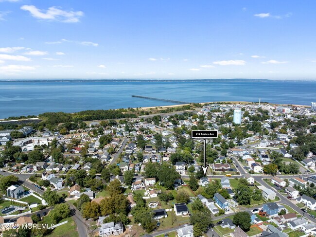 Building Photo - 212 Seeley Ave