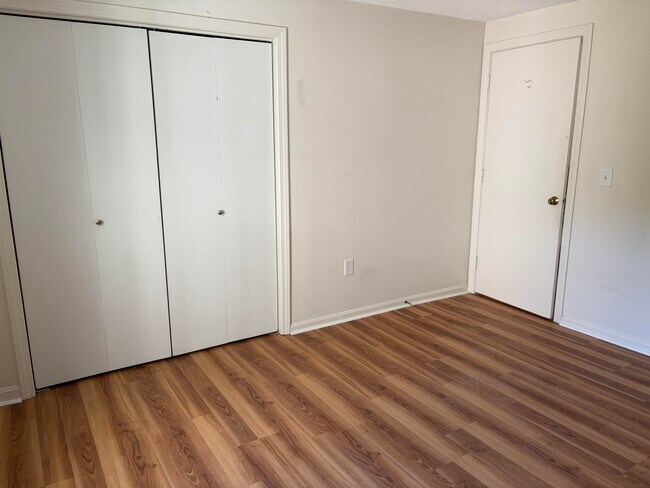 Building Photo - 1007 White Cedar Blvd