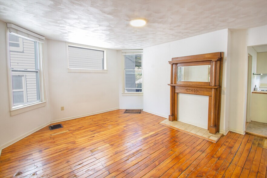 Primary Photo - 421 S Trenton Ave