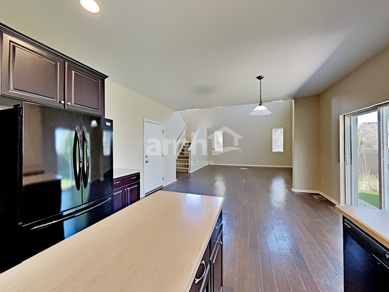 Building Photo - 13041 Tamarac St