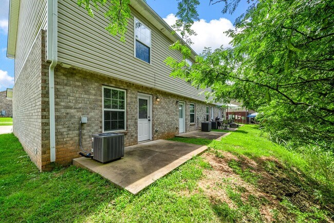 Building Photo - 2260 McCormick Lane