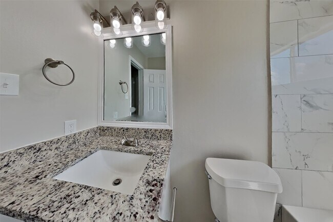 Building Photo - 17919 Scrub Oak Dr
