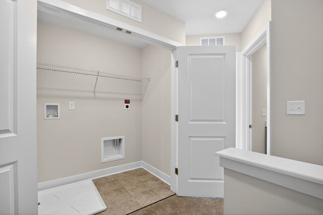 Building Photo - 5527 Aberdeen Pl