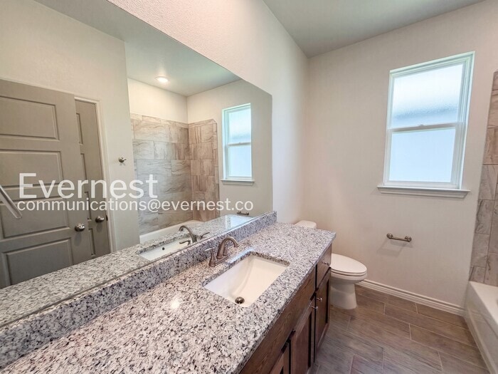 Building Photo - 8511 Glade Dr