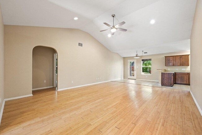 Building Photo - 5208 Sioux Ln