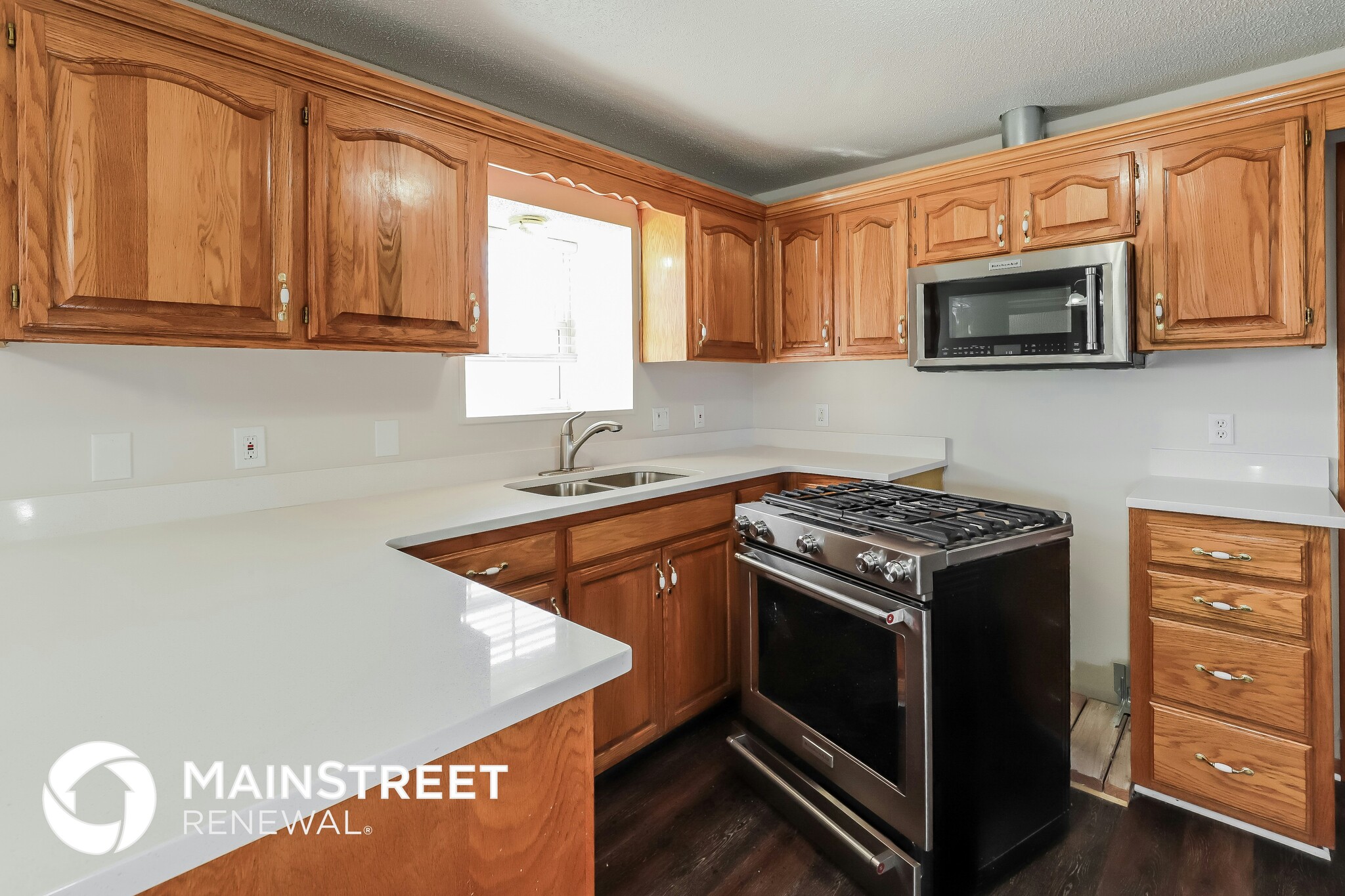 Building Photo - 309 SW Creek Ridge Drive .