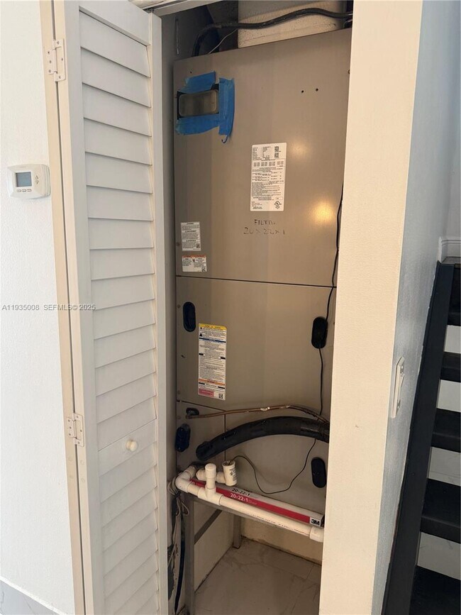 Building Photo - 9869 NW 52nd Terrace