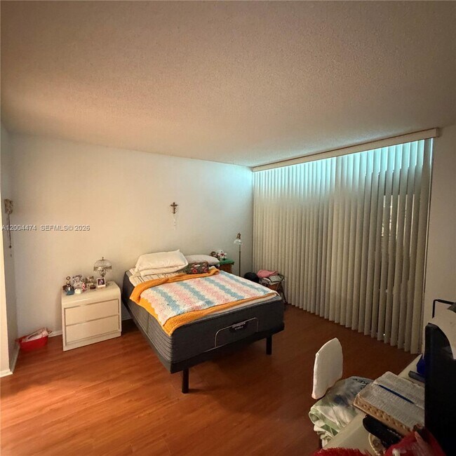 Building Photo - 9440 Tangerine Pl