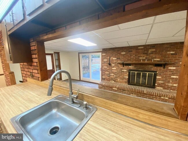 Building Photo - 19 Merriman Rd