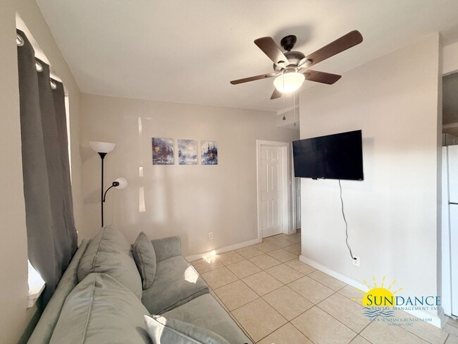 Building Photo - Cozy & Convenient 2-Bedroom Home in Crestview!