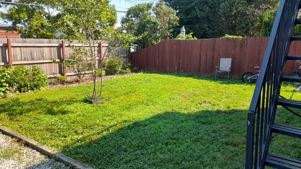 Building Photo - 229 Church St