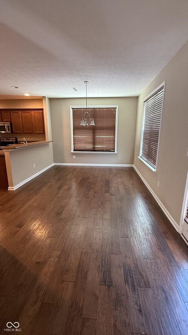 Building Photo - 5784 Pebblebrooke Rd