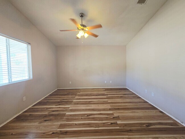 Building Photo - READY TO RENT!  3 BED/2 BATH HOME IN SOUTHWEST LAS VEGAS!