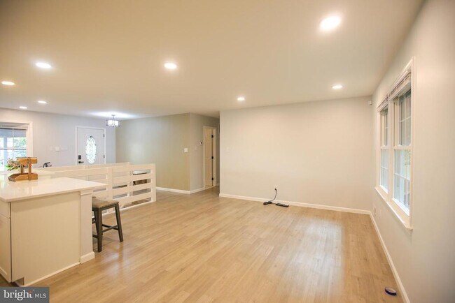 Building Photo - 4752 Carterwood Dr