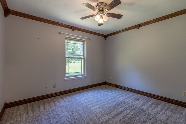 Building Photo - 10736 Pecan Dr