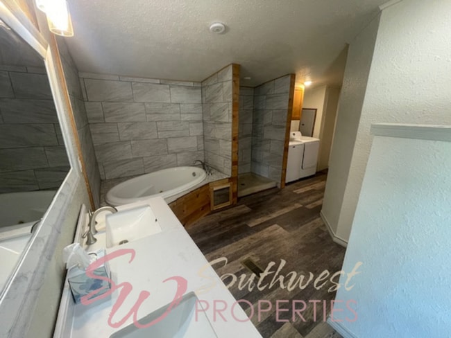 Building Photo - 3 Bedroom 2 Bathroom in the country!