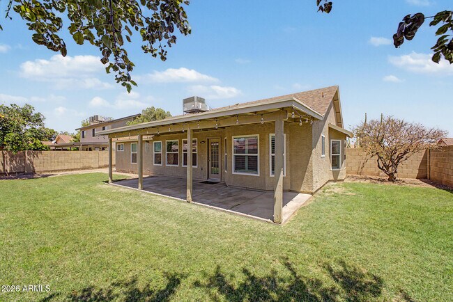 Building Photo - 7733 W Pershing Ave