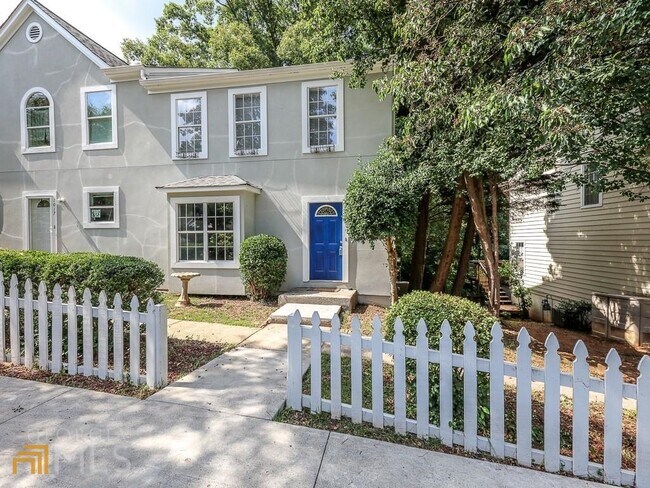 Primary Photo - 1015 Plantation Way