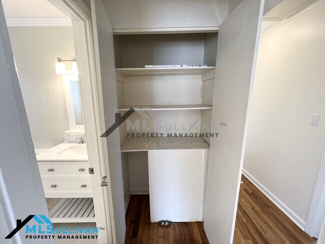 Building Photo - 2408 Otis St