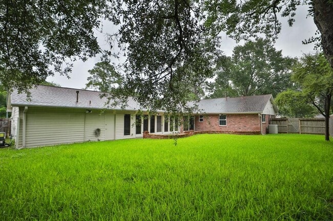 Building Photo - 9602 Fairdale Ln
