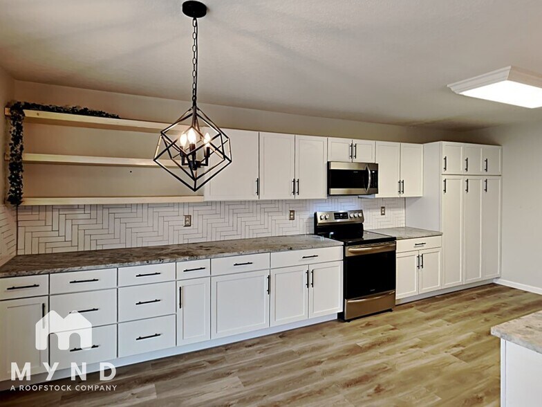 Building Photo - 9203 Silver Vista