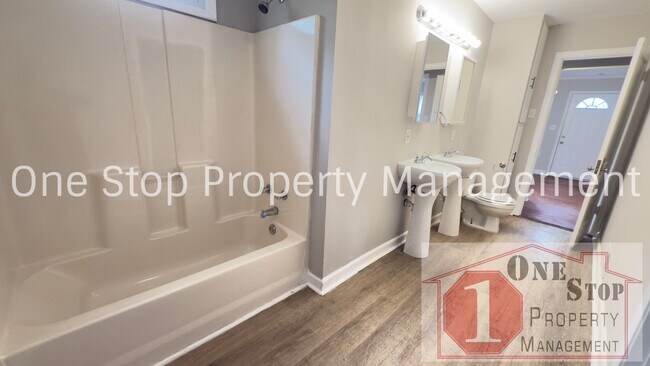 Building Photo - Beautiful 3 Bedroom 1 Bathroom Home in Kan...