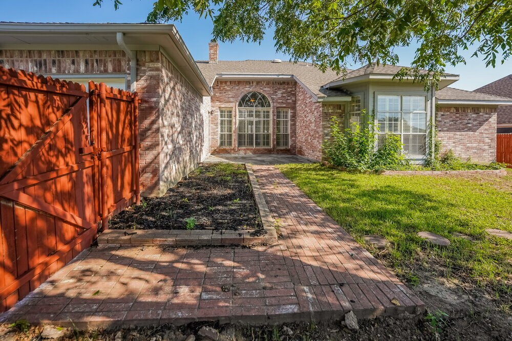 Building Photo - 440 Saddle Head Dr