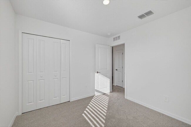 Building Photo - Brand-new 5 Bed now Available!